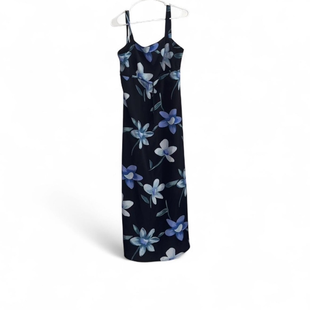 Chic Floral Maxi Dress in Blue and Black